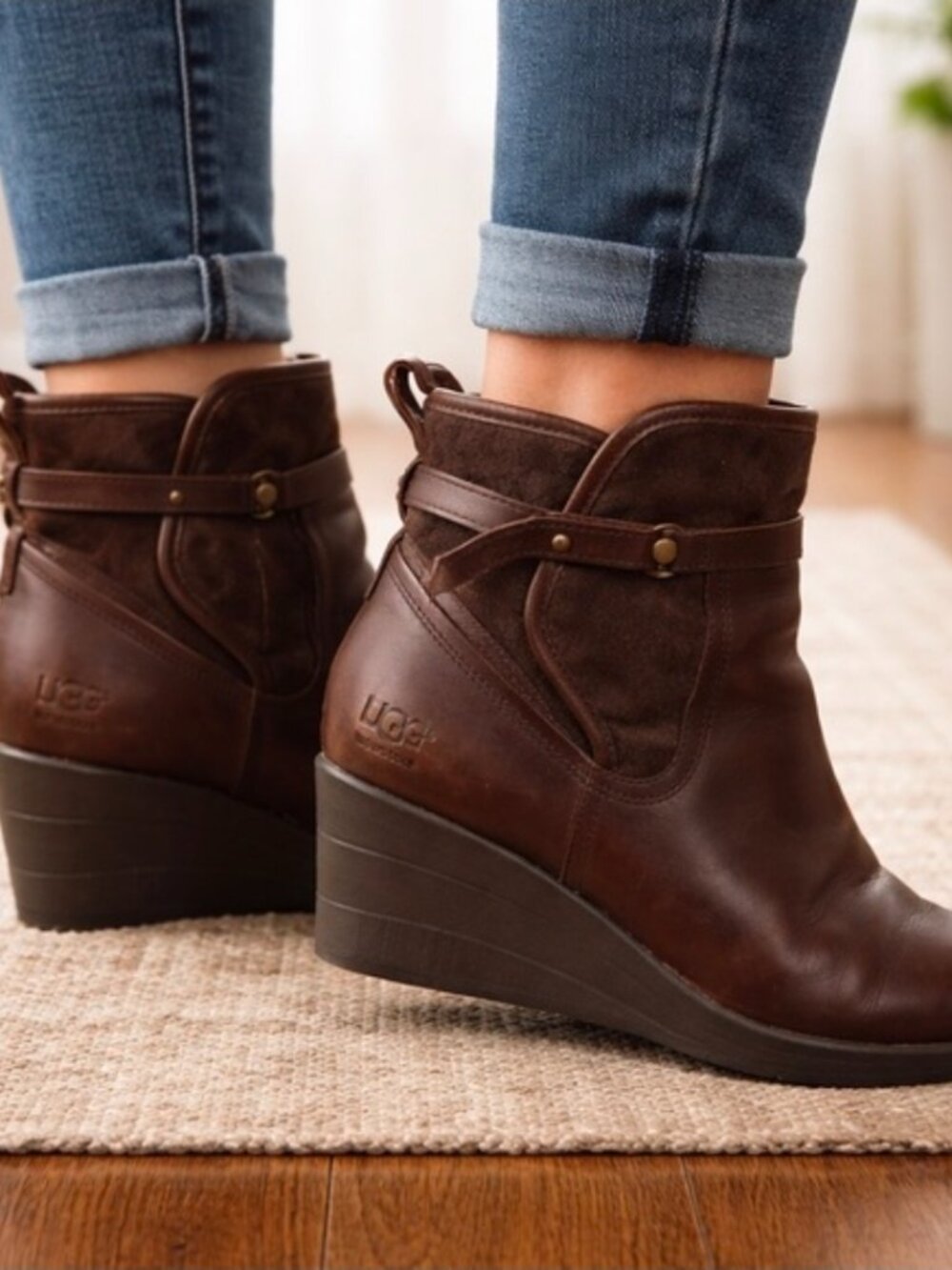UGG Women's Emalie Wedge Ankle Boot 7 EUC